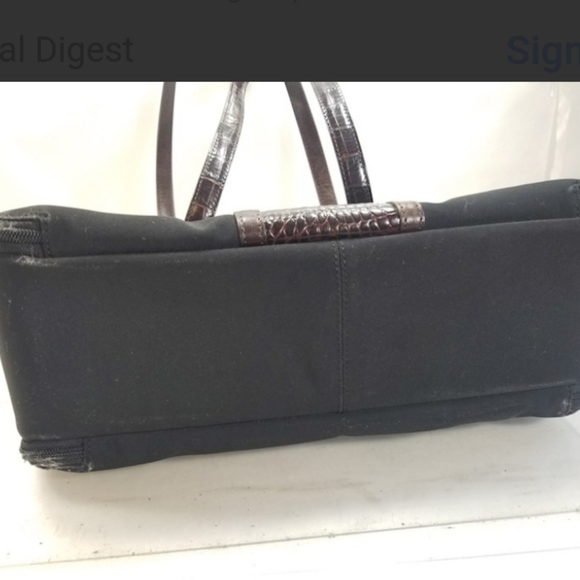 BRIGHTON GUC LRG Heart MESSENGER BAG - Picture 5 of 8